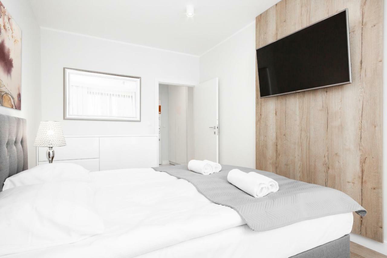 Apartments Warsaw Dzielna By Noclegi Renters Екстериор снимка
