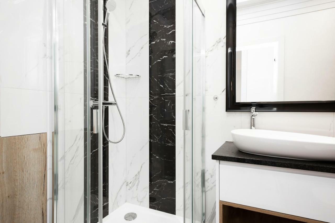 Apartments Warsaw Dzielna By Noclegi Renters Екстериор снимка